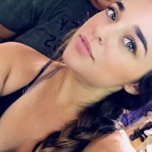 Meet your Posher, Courtney